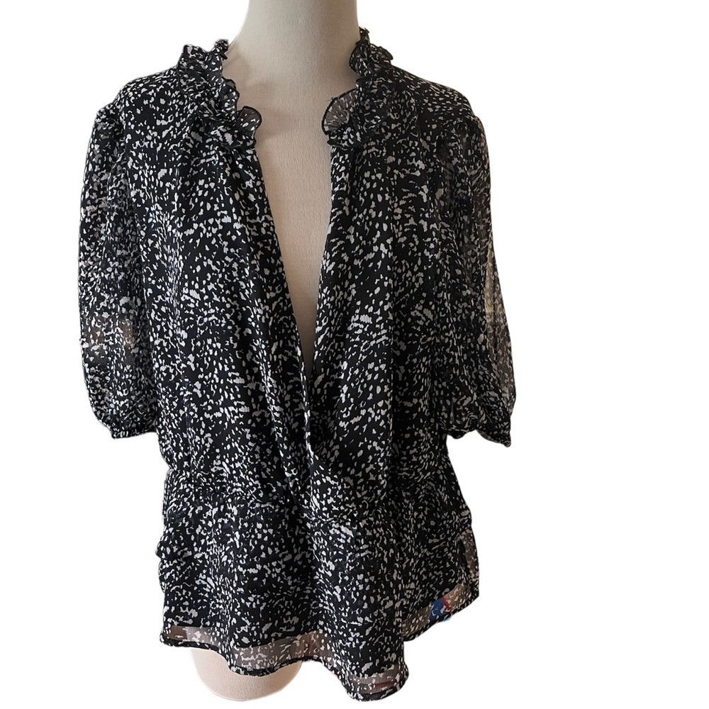 Express NWT black and crème print blouse large